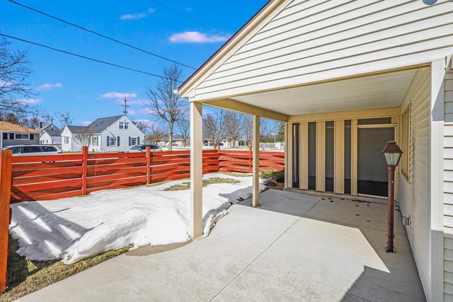 1503 S 25th STREET, Manitowoc, WI 54220