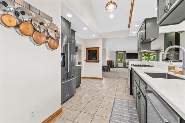 S25W29272 Cambrian RIDGE, Waukesha, WI 53188