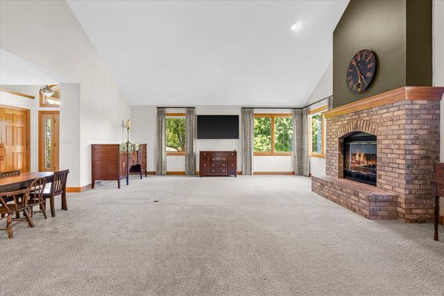 S25W29272 Cambrian RIDGE, Waukesha, WI 53188