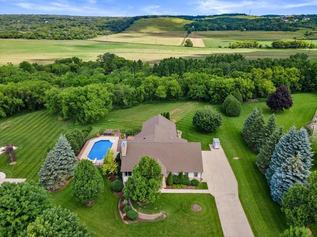 S25W29272 Cambrian RIDGE, Waukesha, WI 53188