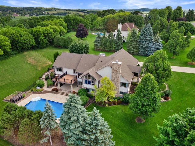 S25W29272 Cambrian RIDGE, Waukesha, WI 53188
