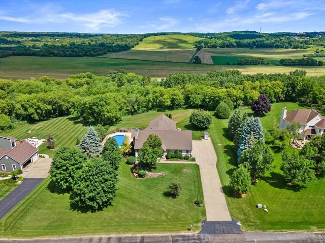 S25W29272 Cambrian RIDGE, Waukesha, WI 53188