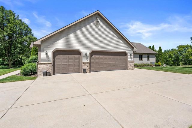 S25W29272 Cambrian RIDGE, Waukesha, WI 53188