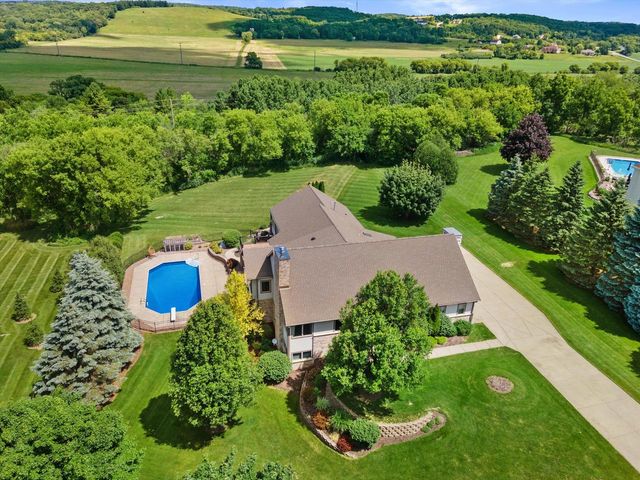 S25W29272 Cambrian RIDGE, Waukesha, WI 53188