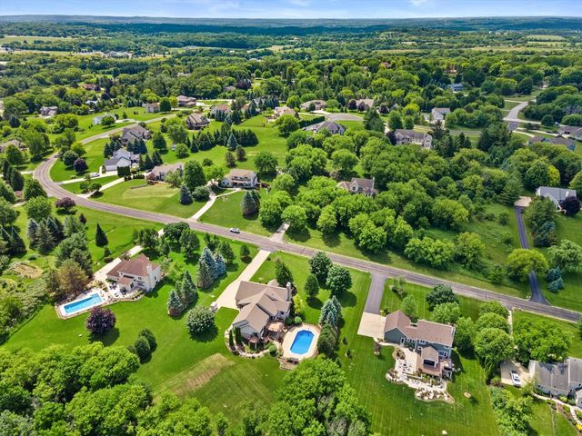 S25W29272 Cambrian RIDGE, Waukesha, WI 53188