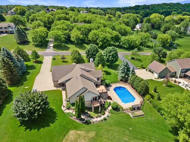 S25W29272 Cambrian RIDGE, Waukesha, WI 53188
