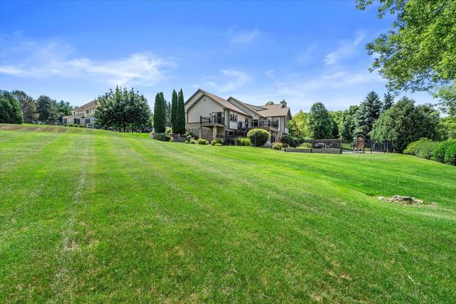 S25W29272 Cambrian RIDGE, Waukesha, WI 53188