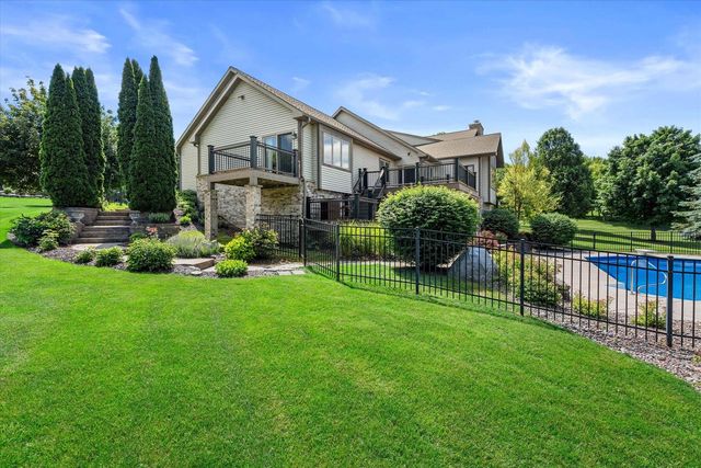 S25W29272 Cambrian RIDGE, Waukesha, WI 53188