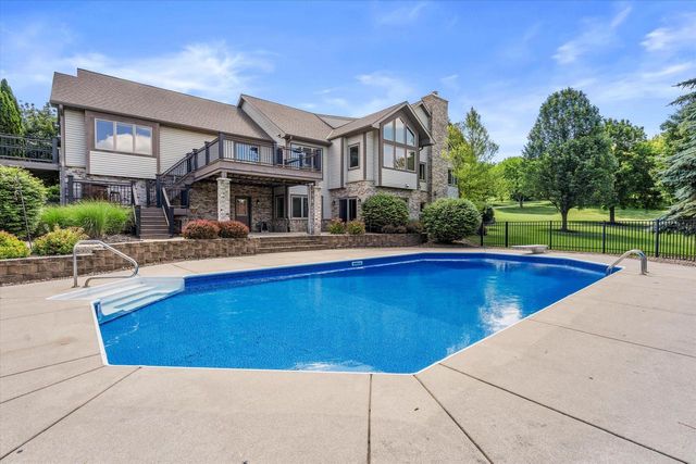 S25W29272 Cambrian RIDGE, Waukesha, WI 53188