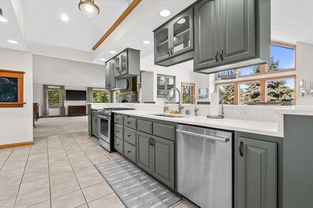 S25W29272 Cambrian RIDGE, Waukesha, WI 53188