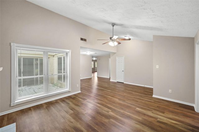 1606 Stone Lake Drive, Missouri City, TX 77489