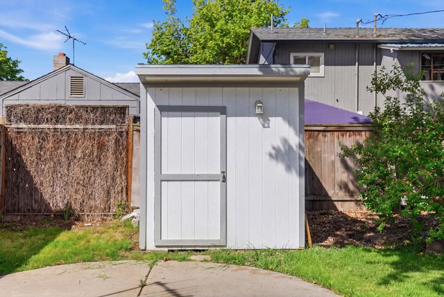 1407 E Nebraska Ave, Spokane, WA 99208