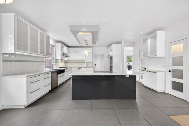 3225 Heatherbrook Drive, Plano, TX 75074