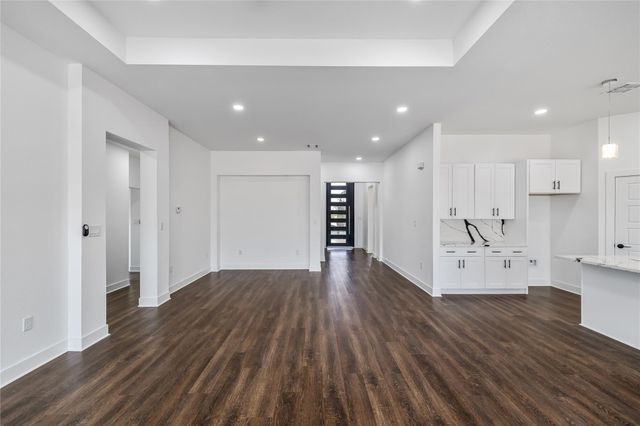 242 Amaranta LN, Dale, TX 78616