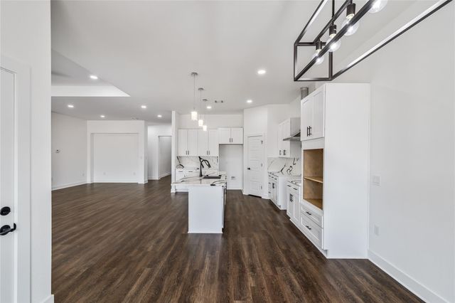 242 Amaranta LN, Dale, TX 78616