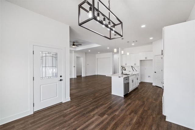 242 Amaranta LN, Dale, TX 78616