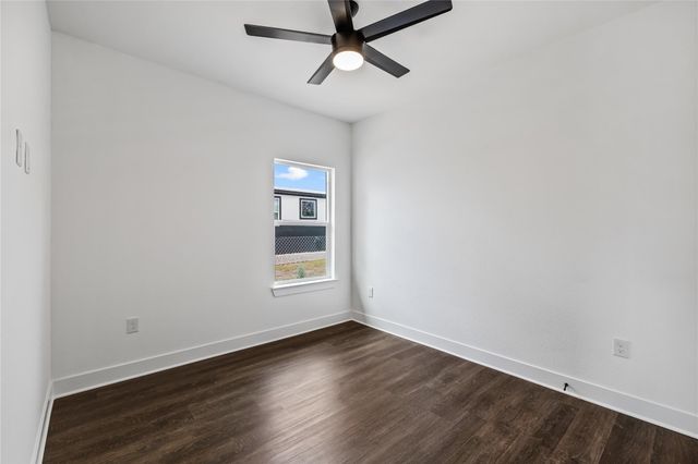 242 Amaranta LN, Dale, TX 78616