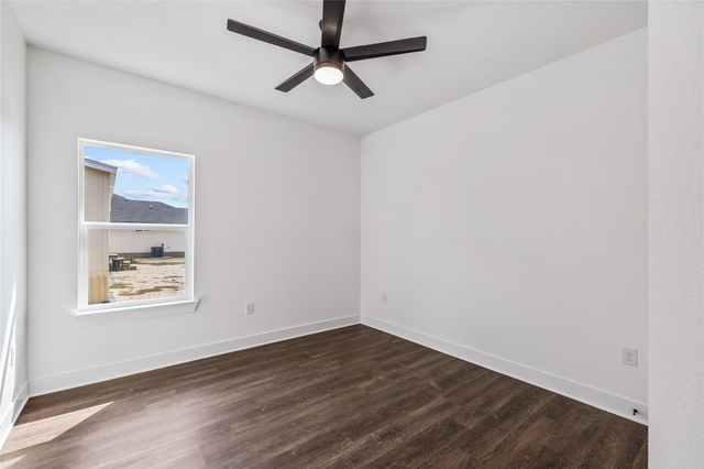 242 Amaranta LN, Dale, TX 78616