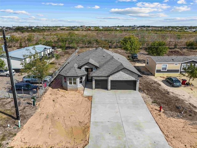 242 Amaranta LN, Dale, TX 78616