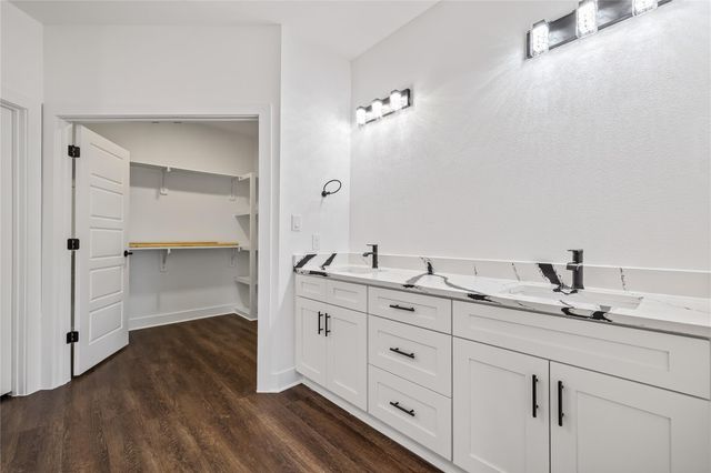 242 Amaranta LN, Dale, TX 78616