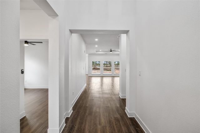 242 Amaranta LN, Dale, TX 78616