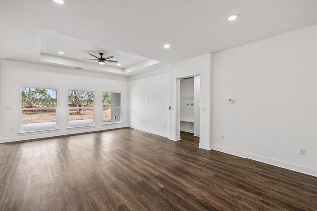 242 Amaranta LN, Dale, TX 78616