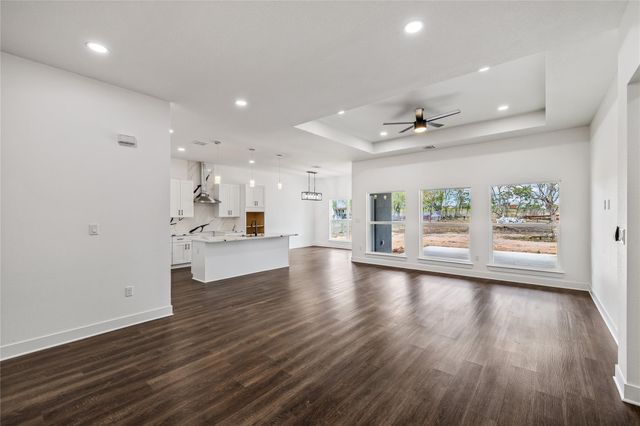 242 Amaranta LN, Dale, TX 78616