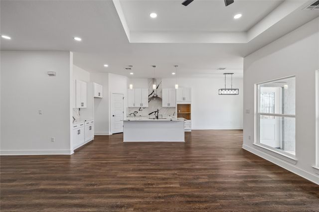 242 Amaranta LN, Dale, TX 78616