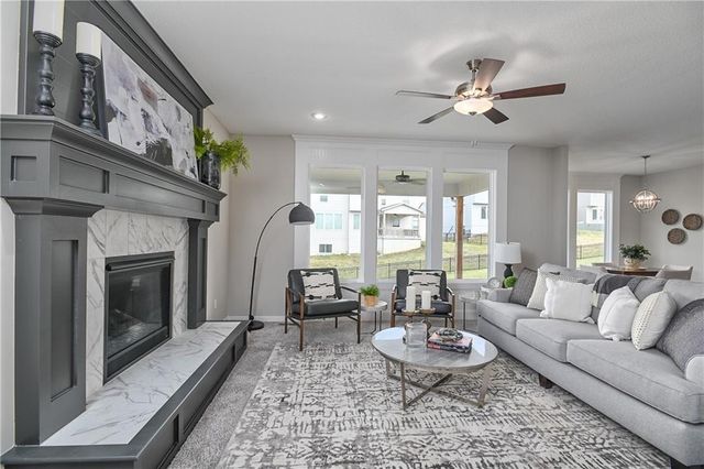 2696 W Park Street, Olathe, KS 66061
