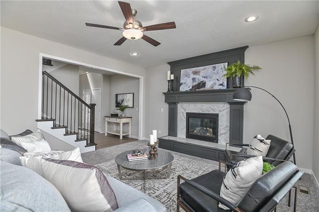 2696 W Park Street, Olathe, KS 66061