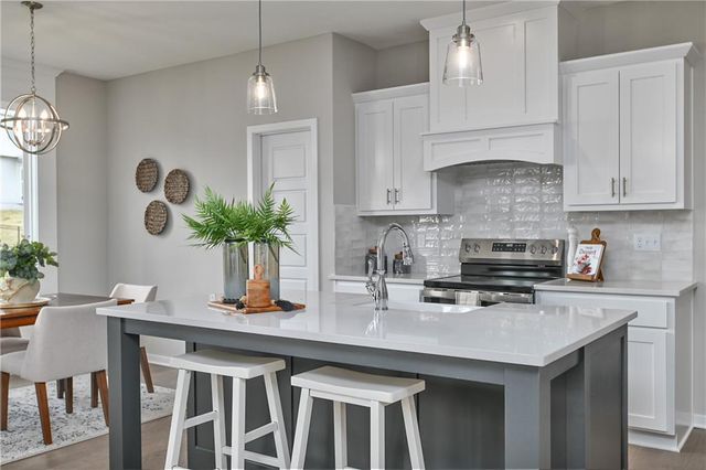 2696 W Park Street, Olathe, KS 66061