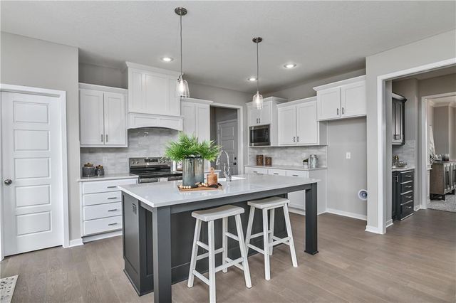 2696 W Park Street, Olathe, KS 66061