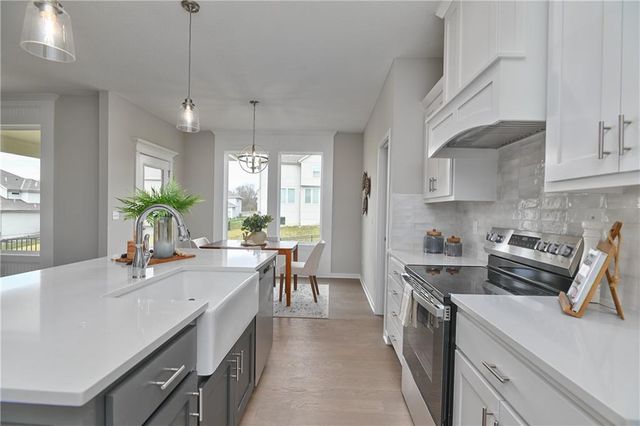 2696 W Park Street, Olathe, KS 66061