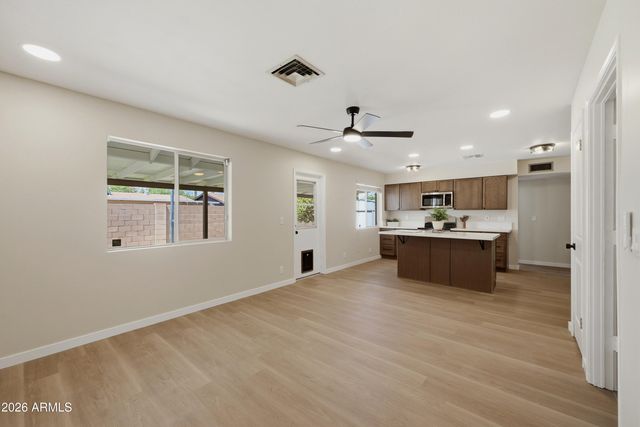 252 E 9TH Drive, Mesa, AZ 85210