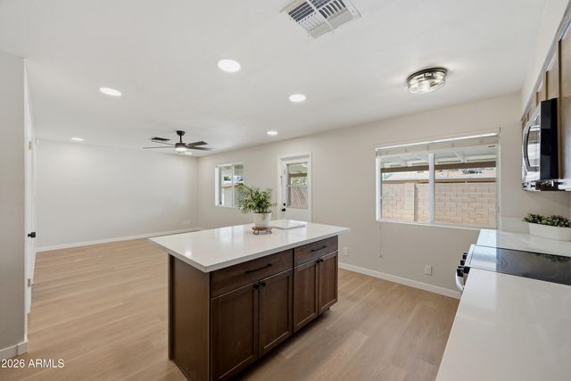 252 E 9TH Drive, Mesa, AZ 85210