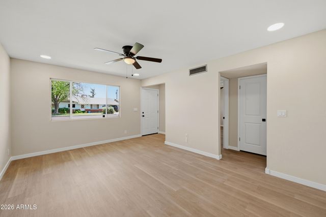 252 E 9TH Drive, Mesa, AZ 85210