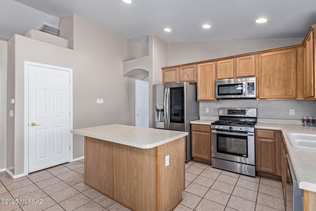 7159 S Oakbank Drive, Tucson, AZ 85757