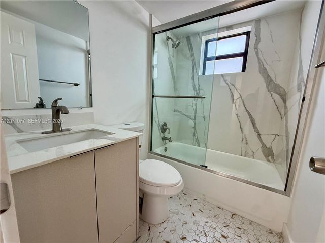1530 SW 2nd Street 304, Miami, FL 33135