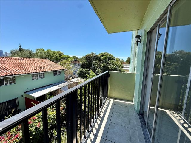 1530 SW 2nd Street 304, Miami, FL 33135