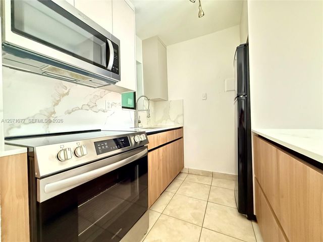 1530 SW 2nd Street 304, Miami, FL 33135