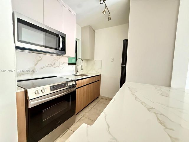 1530 SW 2nd Street 304, Miami, FL 33135