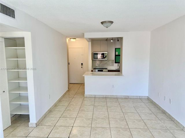 1530 SW 2nd Street 304, Miami, FL 33135
