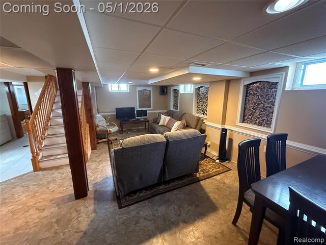 6401 Kenilworth Street, Dearborn, MI 48126