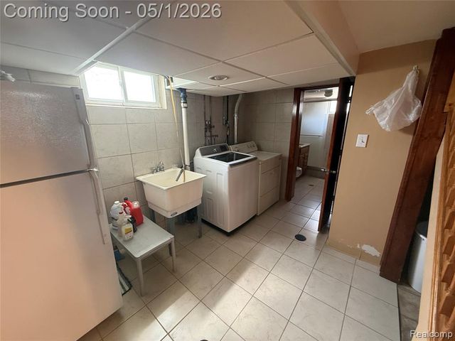 6401 Kenilworth Street, Dearborn, MI 48126