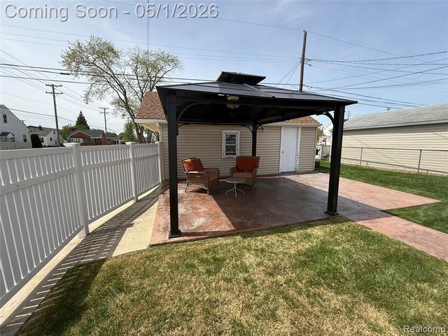 6401 Kenilworth Street, Dearborn, MI 48126