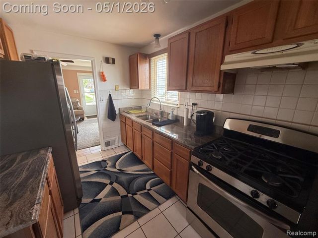 6401 Kenilworth Street, Dearborn, MI 48126