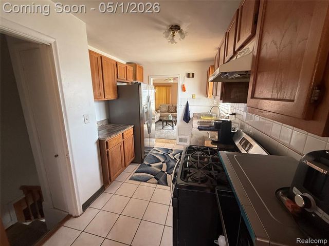 6401 Kenilworth Street, Dearborn, MI 48126