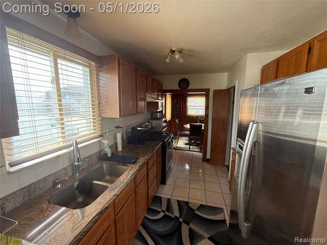 6401 Kenilworth Street, Dearborn, MI 48126