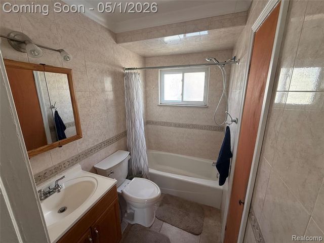 6401 Kenilworth Street, Dearborn, MI 48126