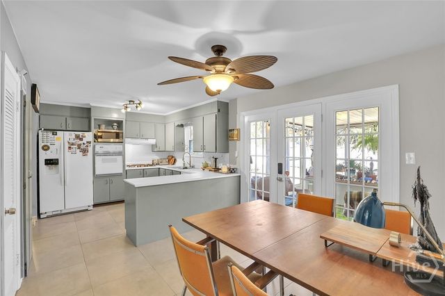 807 Dyches Drive, Savannah, GA 31406